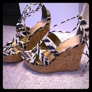 NWT Size 9- Bamboo Wedge